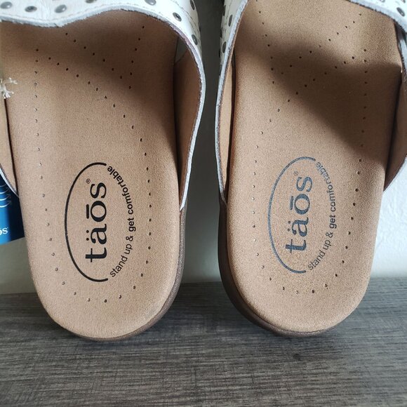 Taos Flash Studded Leather Slip-On Sandals White Size Women's 11 Buckle Bohemian - Picture 6 of 12